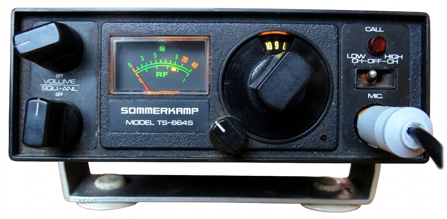 Abbildung des 64-Kanal-Exportfunkgeräts TS-664S von Sommerkamp